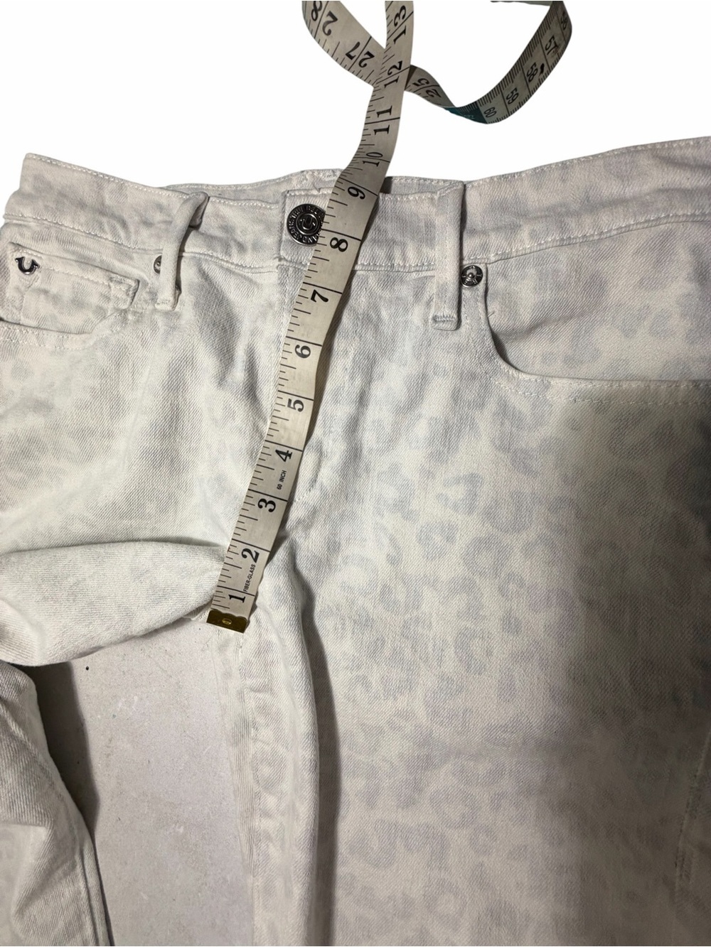 True Religion LIV  Low Rise Relaxed Skinny Light Gray Patterned Jeans Sz 27 - Picture 14 of 15
